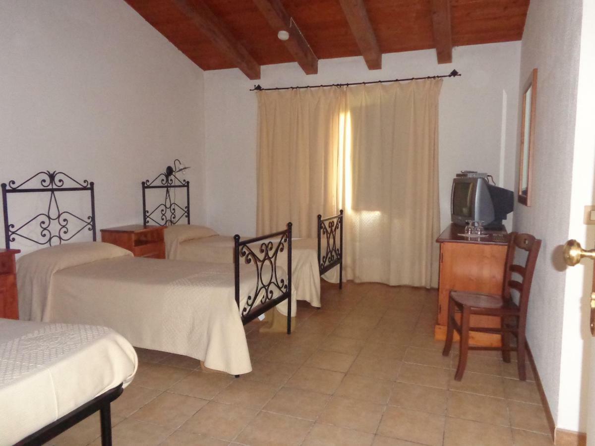 Hotel Su Baione Abbasanta Exterior photo